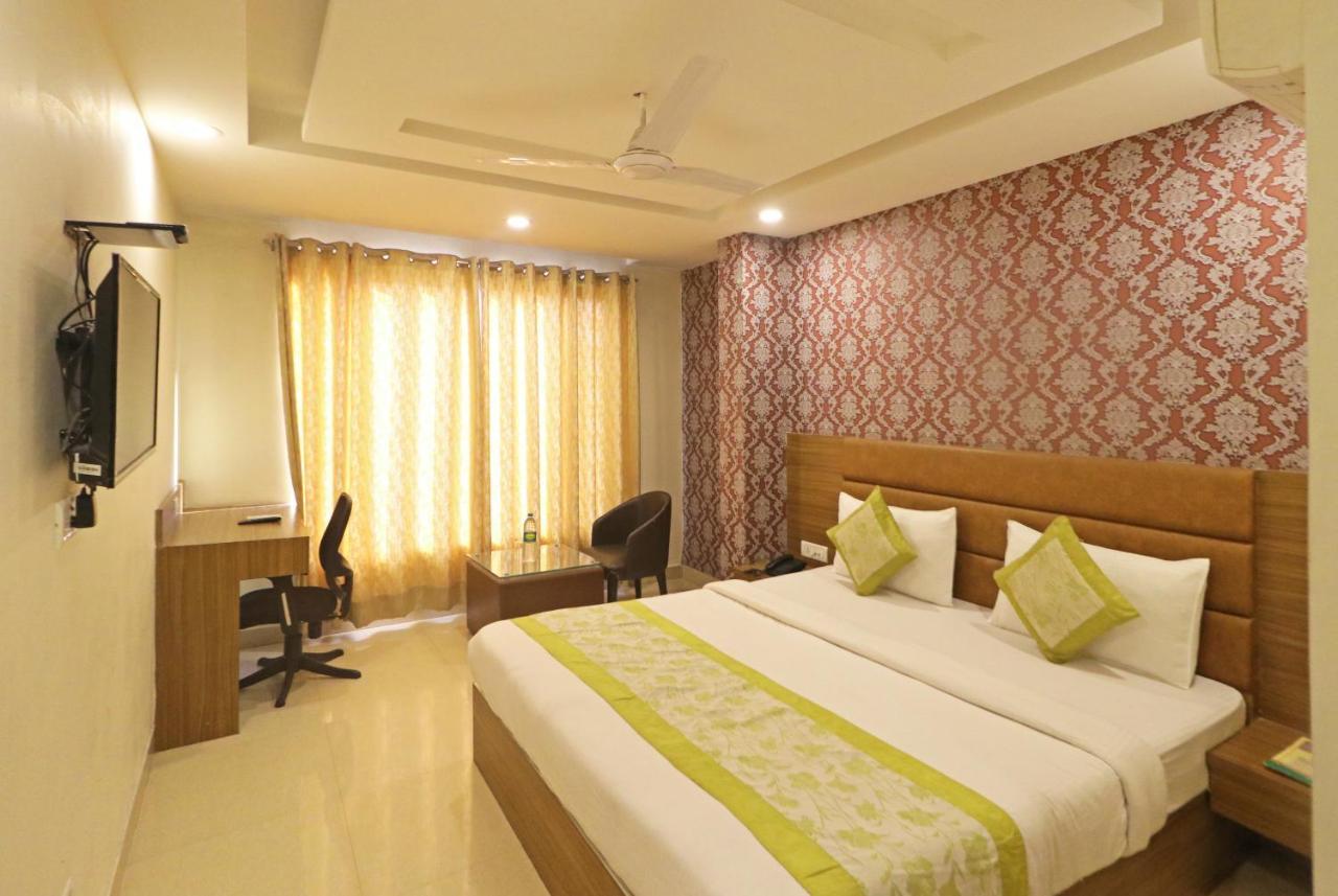 Hotel Ronit Royal Delhi Airport By D'Capitol ニューデリー エクステリア 写真