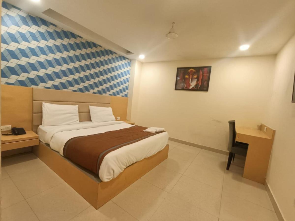 Hotel Ronit Royal Delhi Airport By D'Capitol ニューデリー エクステリア 写真