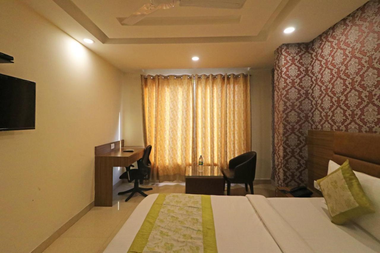 Hotel Ronit Royal Delhi Airport By D'Capitol ニューデリー エクステリア 写真