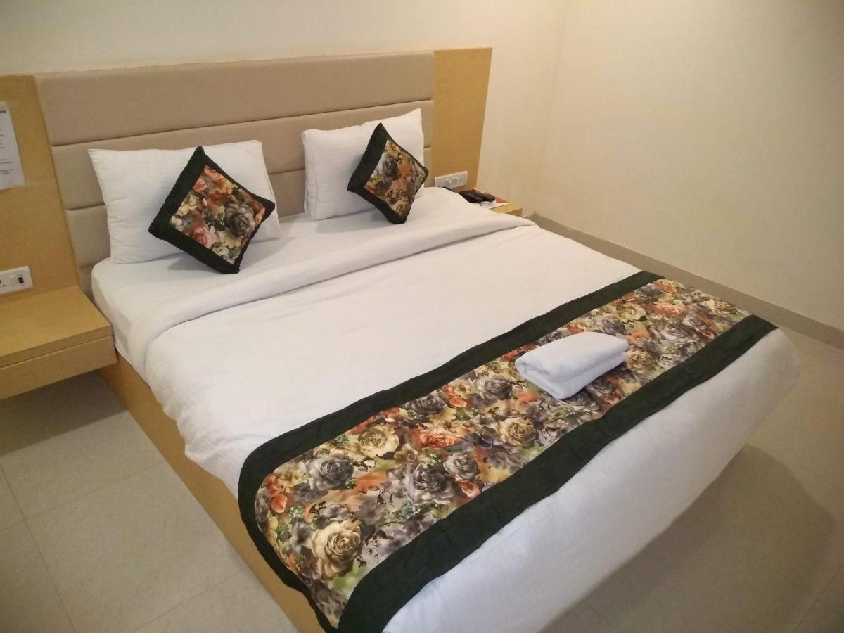 Hotel Ronit Royal Delhi Airport By D'Capitol ニューデリー エクステリア 写真