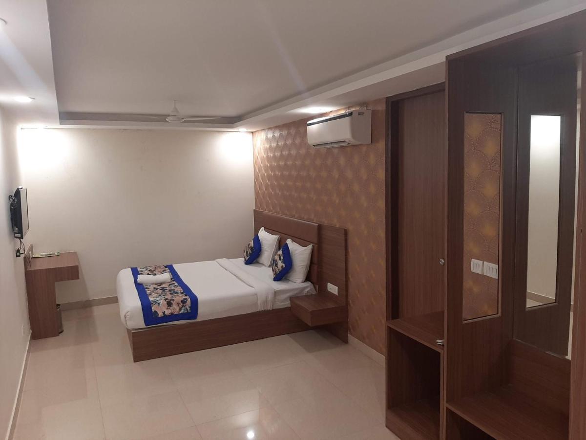 Hotel Ronit Royal Delhi Airport By D'Capitol ニューデリー エクステリア 写真