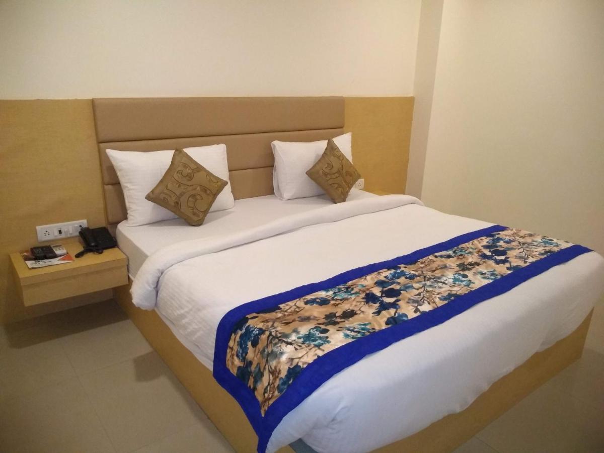 Hotel Ronit Royal Delhi Airport By D'Capitol ニューデリー エクステリア 写真