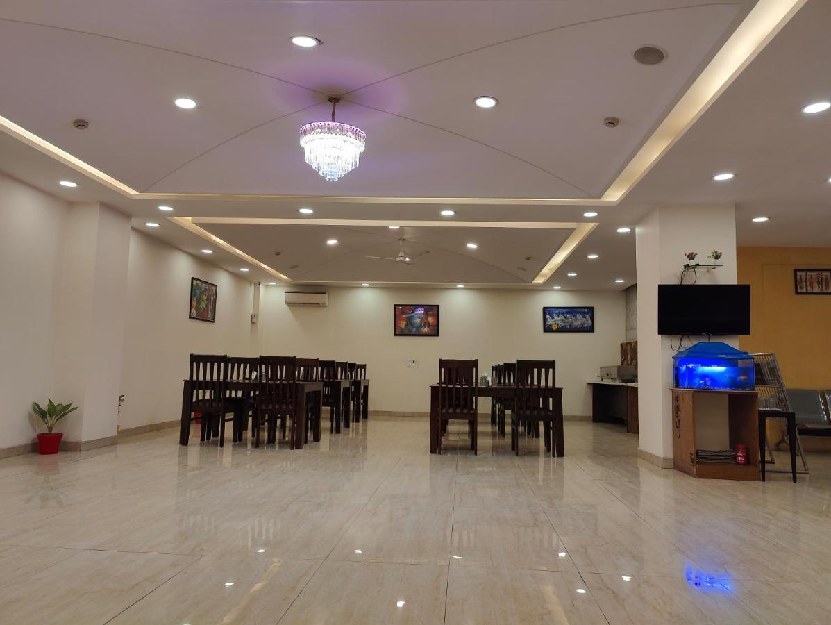 Hotel Ronit Royal Delhi Airport By D'Capitol ニューデリー エクステリア 写真