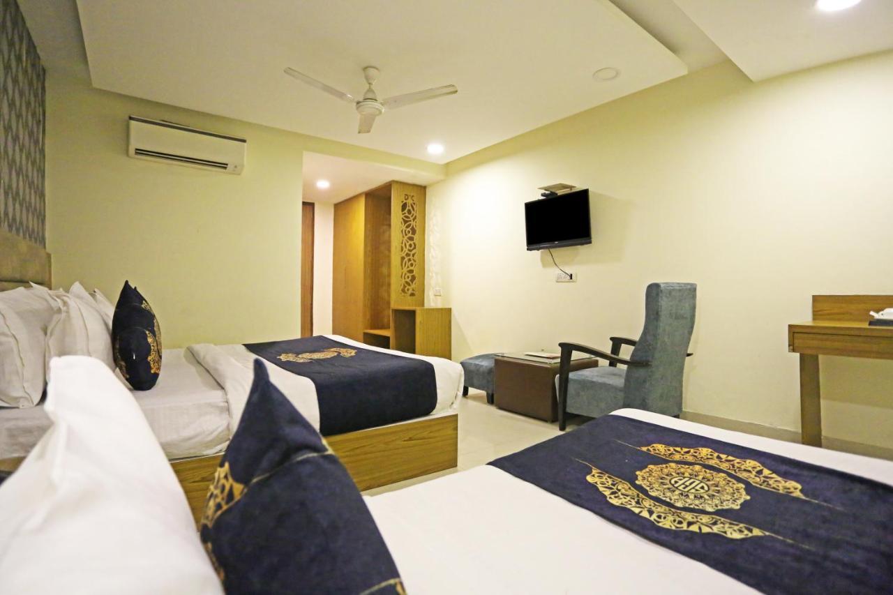 Hotel Ronit Royal Delhi Airport By D'Capitol ニューデリー エクステリア 写真