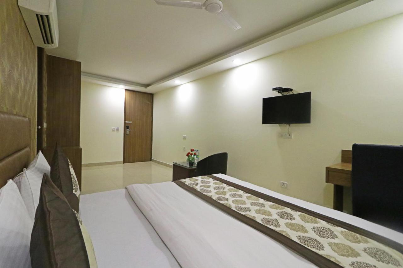 Hotel Ronit Royal Delhi Airport By D'Capitol ニューデリー エクステリア 写真